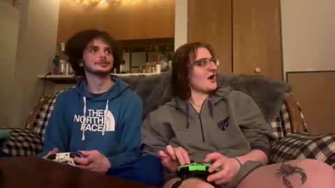 Snapshot of avastoner420 chatting on 04-04-26, 04:44 avastoner420 online show from 04-04-26, 04:44