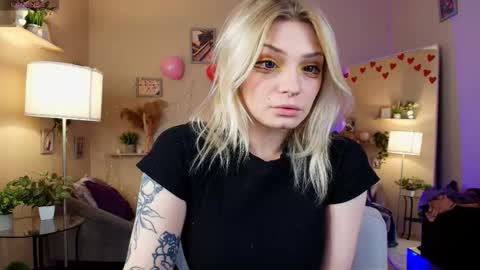 Snapshot of avasun chatting on 02-18-26, 10:39 avasun online show from 02-18-26, 10:39