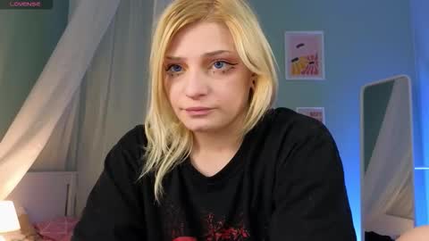 Snapshot of avasun chatting on 03-11-26, 01:22 avasun online show from 03-11-26, 01:22