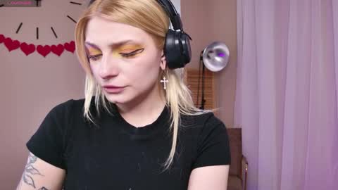Ava online show from 05-05-26, 02:14