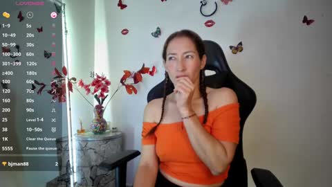 Snapshot of avatomas chatting on 01-10-25, 07:04 Ava Tomas online show from 01-10-25, 07:04
