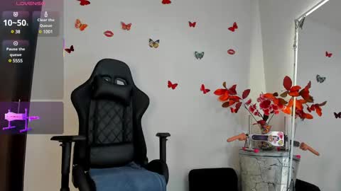 Snapshot of avatomas chatting on 02-19-25, 12:44 Ava Tomas online show from 02-19-25, 12:44