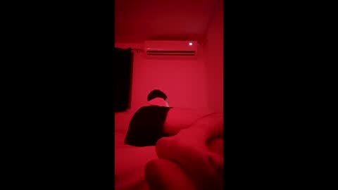 Snapshot of aventurier33 chatting on 05-25-26, 12:27 riko33 online show from 05-25-26, 12:27