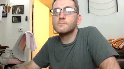 Snapshot of averagepenisalex chatting on 09-24-25, 05:22 averagepenisalex online show from 09-24-25, 05:22