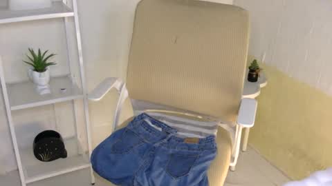 Rhian online show from 10-01-25, 05:24