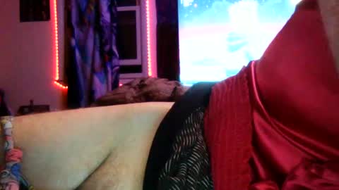 Snapshot of aveyboi chatting on 01-31-25, 11:35 Avey Boi online show from 01-31-25, 11:35