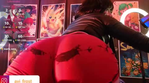 Snapshot of avi_frost chatting on 12-19-25, 08:10 Saraaaa independent model 3 online show from 12-19-25, 08:10