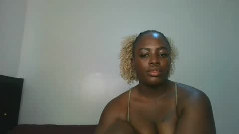 avian_babe1 online show from 07-22-26, 10:18