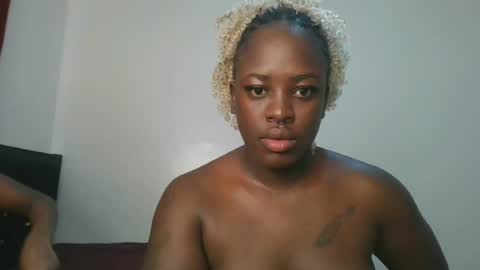 avian_babe1 online show from 07-25-26, 10:02