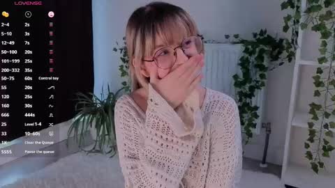 Snapshot of aviaveavi chatting on 03-23-26, 02:32 aviaveavi online show from 03-23-26, 02:32