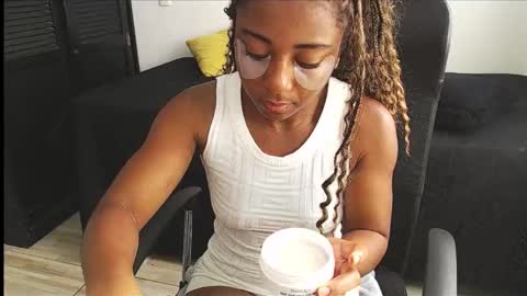 AVIS  online show from 11-09-25, 04:49