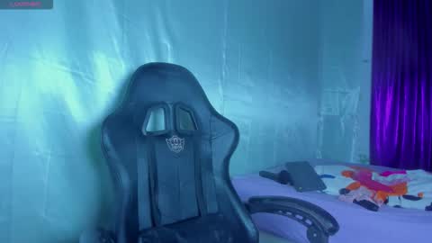 Snapshot of avril_jonson chatting on 03-08-26, 02:04 avril_jonson online show from 03-08-26, 02:04