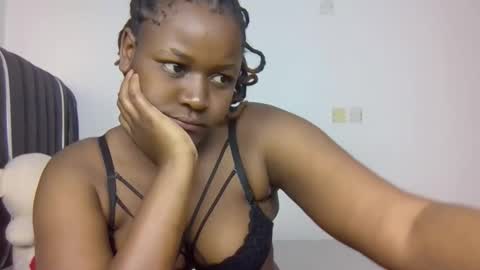 Avril online show from 02-01-26, 07:51