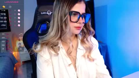 Snapshot of avrill_morgan chatting on 10-31-25, 07:59 Avrill Morgan online show from 10-31-25, 07:59