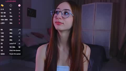 Avril online show from 09-10-25, 09:04