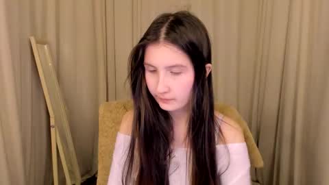 Snapshot of avrora_shy_ chatting on 02-13-26, 07:43 Avrora online show from 02-13-26, 07:43