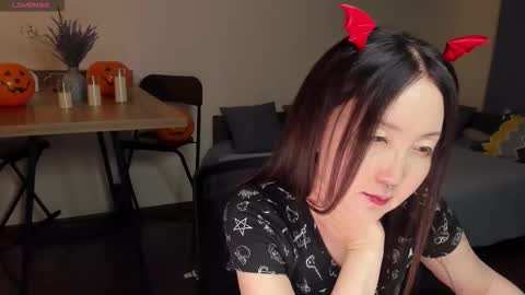 Snapshot of avroraromance chatting on 10-28-25, 02:53 Avrora online show from 10-28-25, 02:53