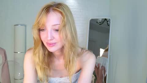 Snapshot of aweryuwu chatting on 10-28-25, 06:50 aweryuwu online show from 10-28-25, 06:50