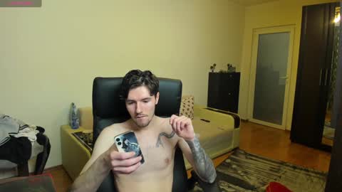 Snapshot of awesome_justin chatting on 01-10-25, 10:36 Justin online show from 01-10-25, 10:36