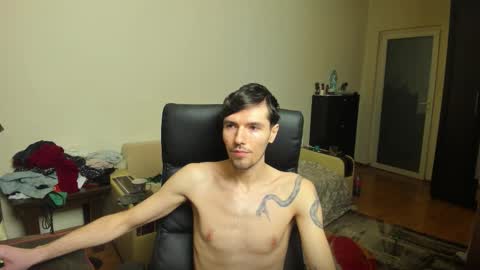 Snapshot of awesome_justin chatting on 11-07-25, 09:04 Justin online show from 11-07-25, 09:04