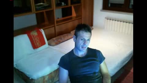 Snapshot of awwwsocutehappynew chatting on 12-27-24, 06:10 HappyNewSky here online show from 12-27-24, 06:10