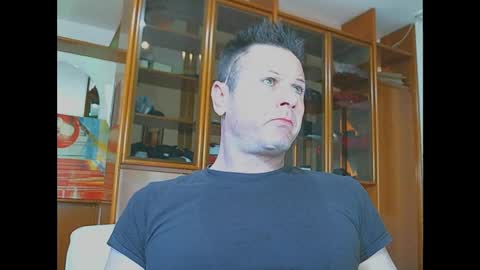Snapshot of awwwsocutehappynew chatting on 02-16-25, 05:26 HappyNewSky here online show from 02-16-25, 05:26