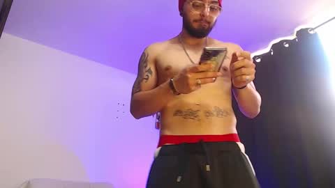 Snapshot of axel_7070 chatting on 01-07-26, 12:51 Independiente Model online show from 01-07-26, 12:51