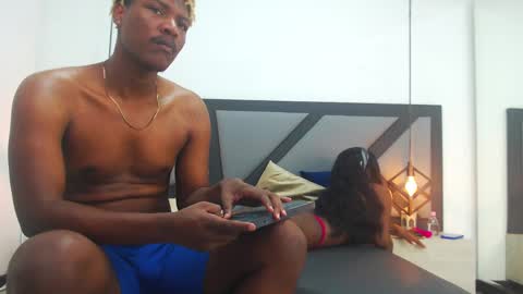 axel_black1 online show from 02-03-25, 06:17