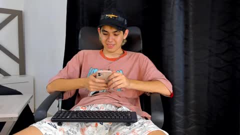 Snapshot of axel_cifer chatting on 01-30-25, 11:24 Axel cifer online show from 01-30-25, 11:24