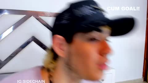 Snapshot of axel_cifer chatting on 02-06-25, 02:33 Axel cifer online show from 02-06-25, 02:33