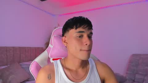 AXEL online show from 06-12-26, 08:46