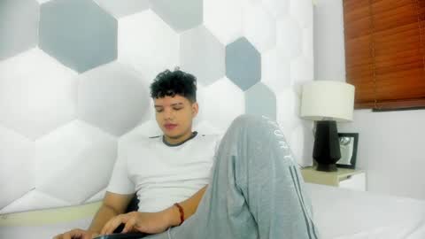 Axel Forte online show from 04-25-26, 03:09