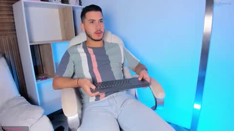 axel_grey_ online show from 09-25-25, 12:09