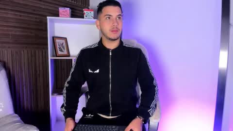 axel_grey_ online show from 11-28-25, 12:08