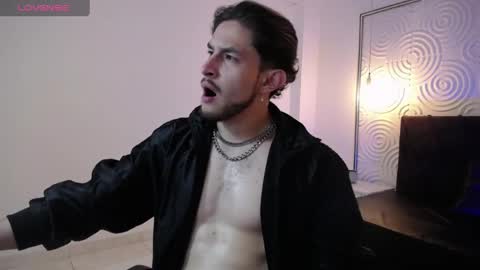 Axel  online show from 04-12-26, 01:43