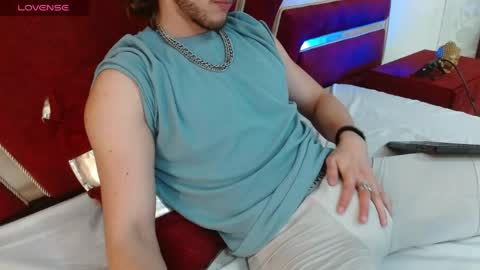 Axel  online show from 05-16-26, 12:40