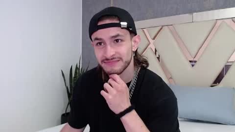 Axel  online show from 06-02-26, 01:02