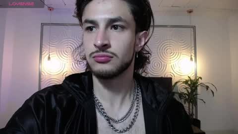 Axel  online show from 06-10-26, 01:06