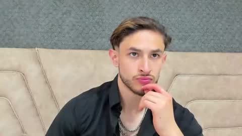 Axel  online show from 06-18-26, 01:39