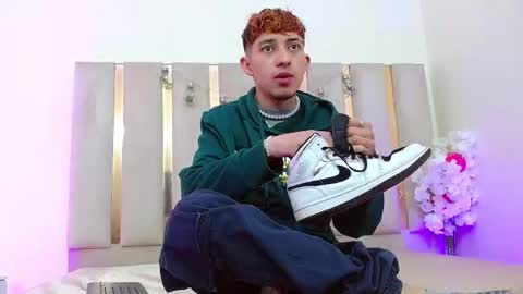 AXEL  online show from 10-23-25, 03:28