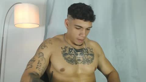 Snapshot of axel_taylor21 chatting on 01-30-25, 12:29 INDEPENDENT MODEL online show from 01-30-25, 12:29