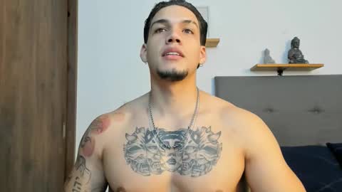 Snapshot of axel_taylor21 chatting on 10-10-25, 02:54 INDEPENDENT MODEL online show from 10-10-25, 02:54
