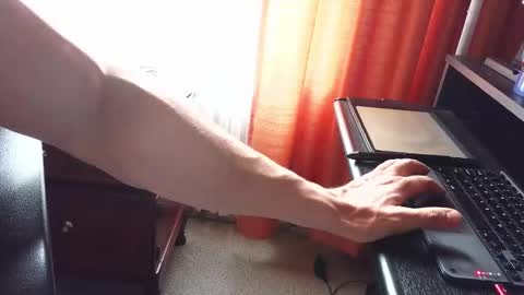 Snapshot of axelcr0ss chatting on 10-28-25, 09:06 axelcr0ss online show from 10-28-25, 09:06