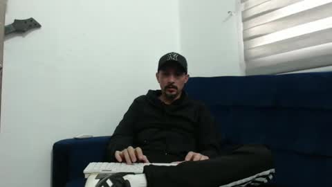 Snapshot of axell_rosee chatting on 02-16-26, 07:10 Axel Rose online show from 02-16-26, 07:10