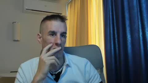 Snapshot of axl_fx chatting on 05-04-26, 01:18 Axl online show from 05-04-26, 01:18