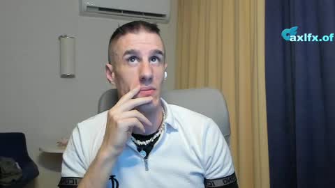 Snapshot of axl_fx chatting on 05-05-26, 08:39 Axl online show from 05-05-26, 08:39