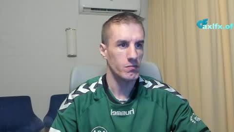 Snapshot of axl_fx chatting on 05-20-26, 09:32 Axl online show from 05-20-26, 09:32