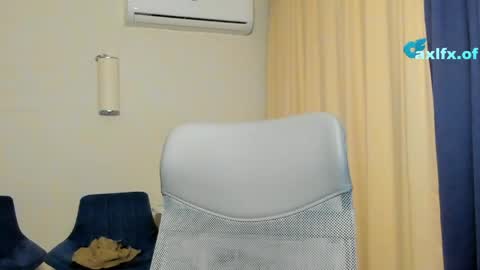 Snapshot of axl_fx chatting on 05-22-26, 01:02 Axl online show from 05-22-26, 01:02