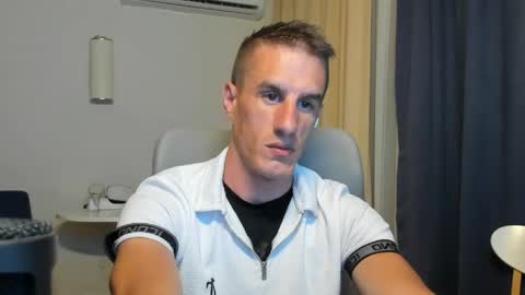 Snapshot of axl_fx chatting on 06-06-26, 10:25 Axl online show from 06-06-26, 10:25