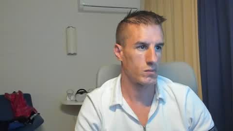 Snapshot of axl_fx chatting on 06-11-26, 01:38 Axl online show from 06-11-26, 01:38